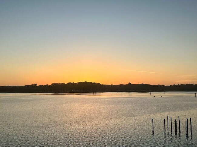 Building Photo - 975 CA-1