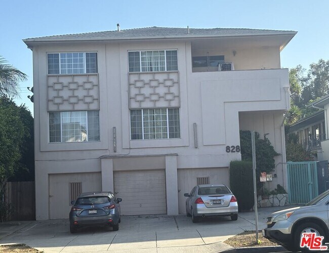 Foto del edificio - 828 Lincoln Blvd