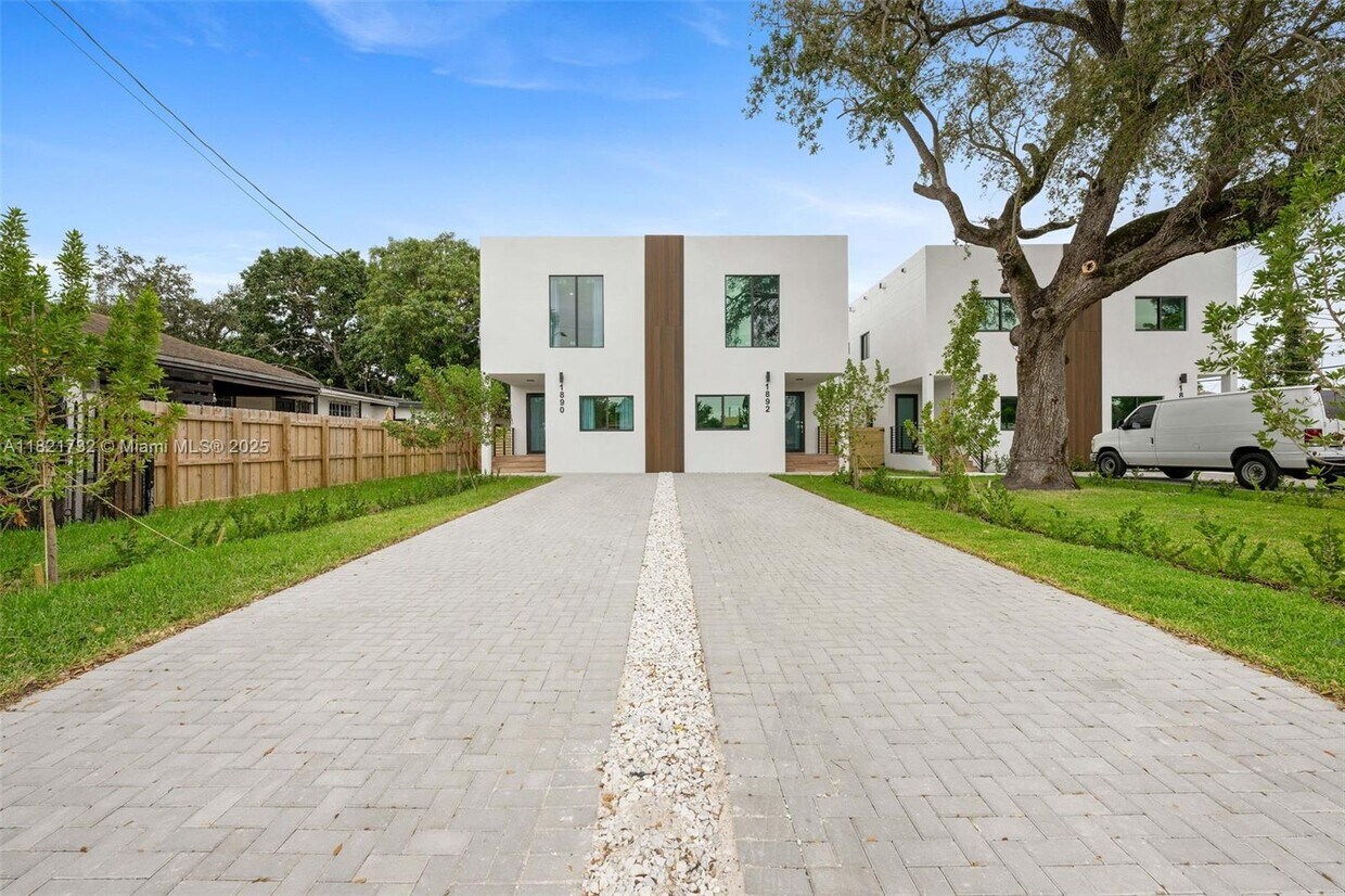 Foto principal - 1898 NW 26th St