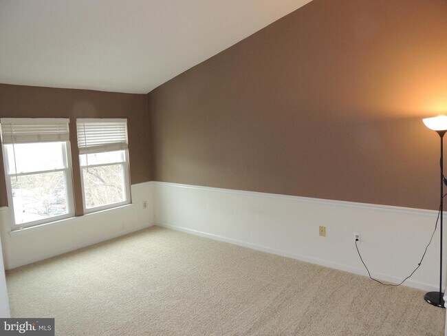 Foto del edificio - 7702 Lafayette Forest Dr