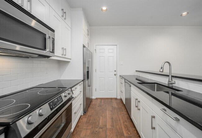 Building Photo - 1201 McDuffie St