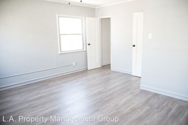 Building Photo - 378 1/4 Loma Dr