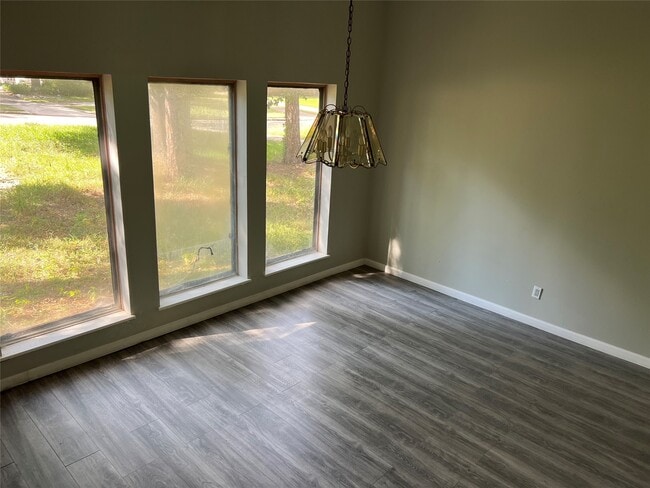 Building Photo - 6123 Northway Dr