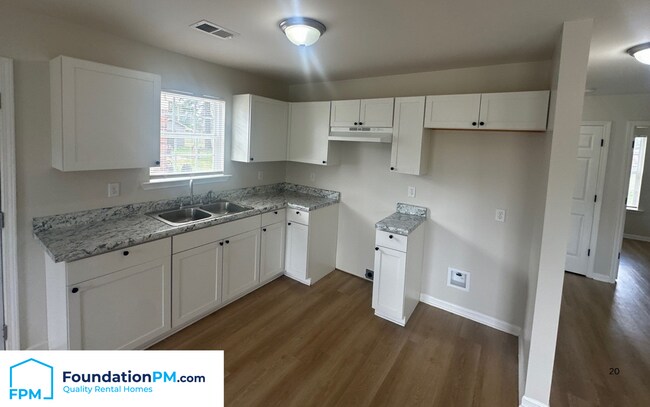 Building Photo - 388 Bonnell Ave