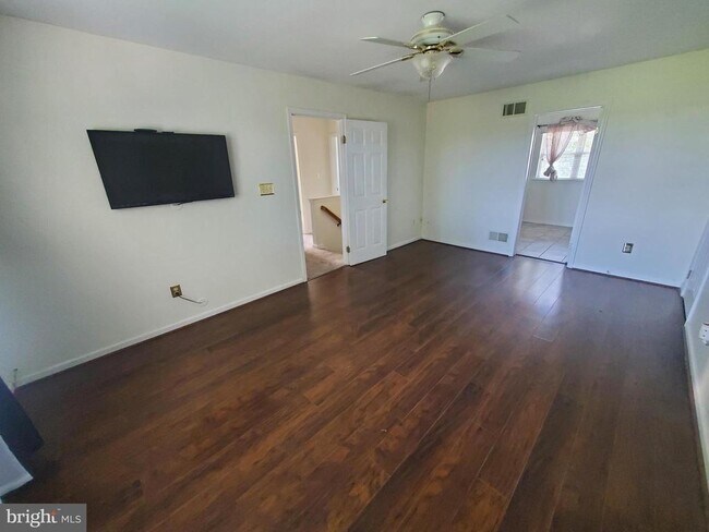 Foto del edificio - 221 N View Rd