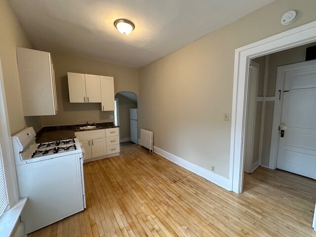 Foto del edificio - 2943 N Bartlett Ave