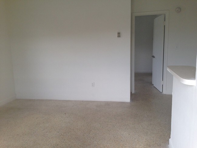 Interior Photo - 1130 W 26th St