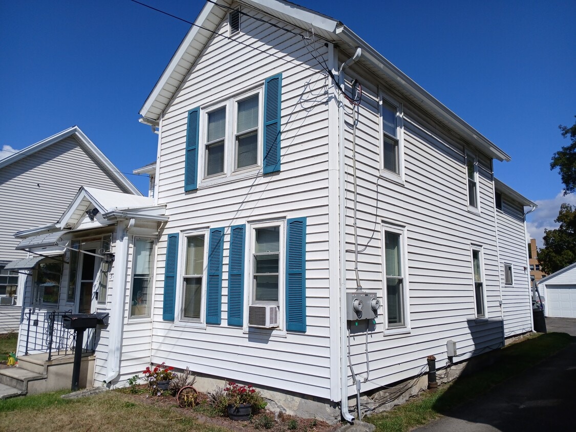 Primary Photo - 57 E Morris St