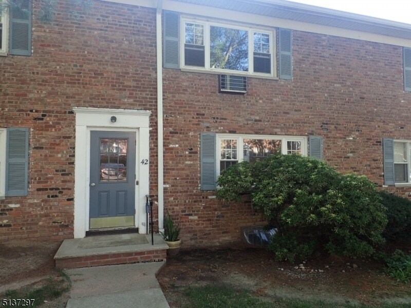 42 Wedgewood Dr Unit 119, Verona, NJ 07044 Room for Rent in Verona
