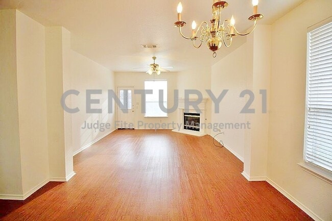 Foto del edificio - Charming 3/2/2 in Summit Oaks For Rent!