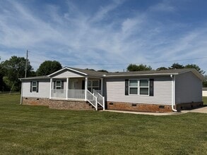 Building Photo - 105 Foster Ferry Dr