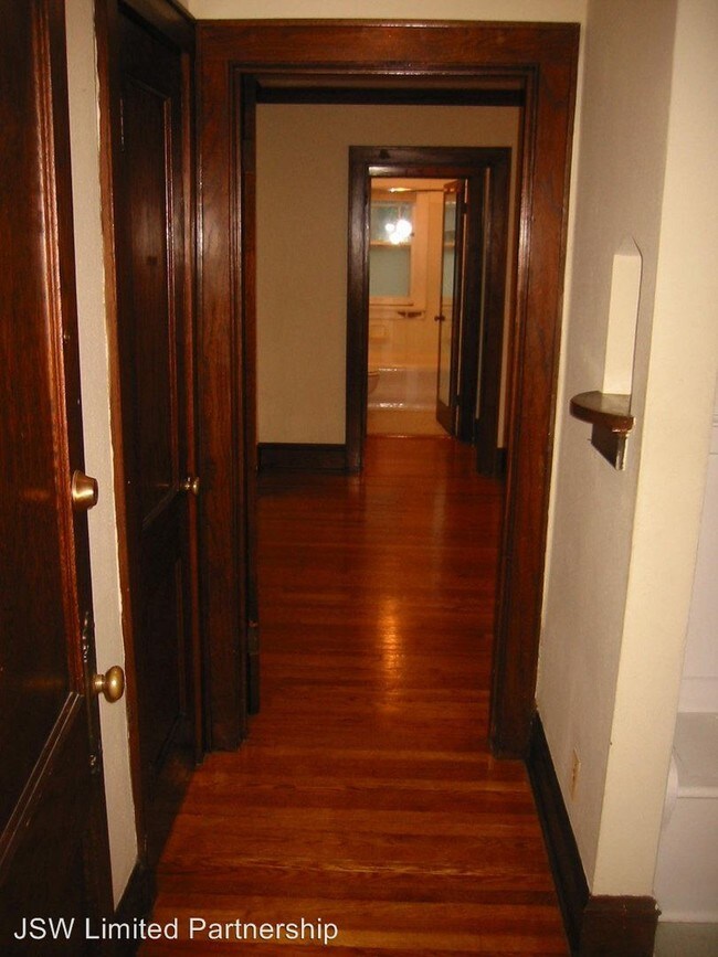 Building Photo - 450 N Few St