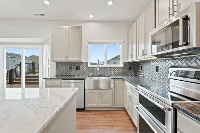 Building Photo - 9802 Violet Cir