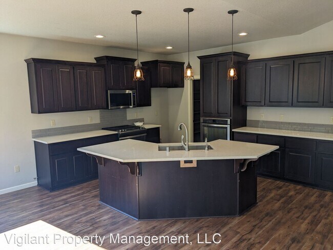 Building Photo - 4 br, 3 bath House - 11910 NE Shanghai Rd