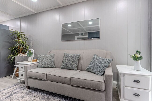 Building Photo - 21 Lagoon Rd