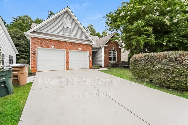 Building Photo - 5704 Silver Sky Way