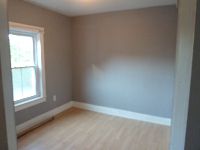 Bedroom - 39 S Village Rd