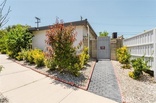 Building Photo - 4207 Canoga Dr