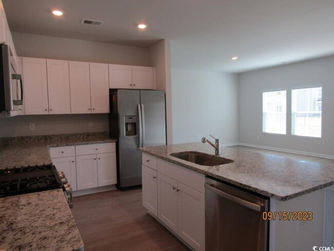 Building Photo - 905 Vernal Pl