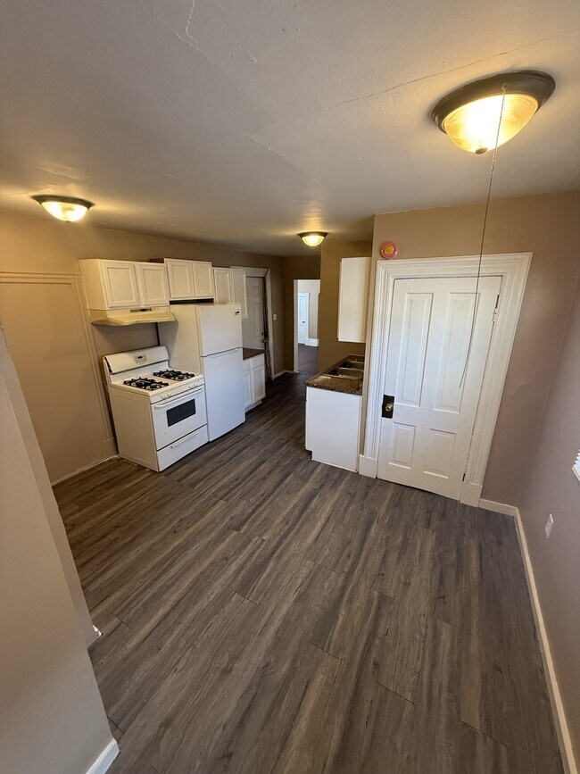 Foto del edificio - 733 Sherburne Ave