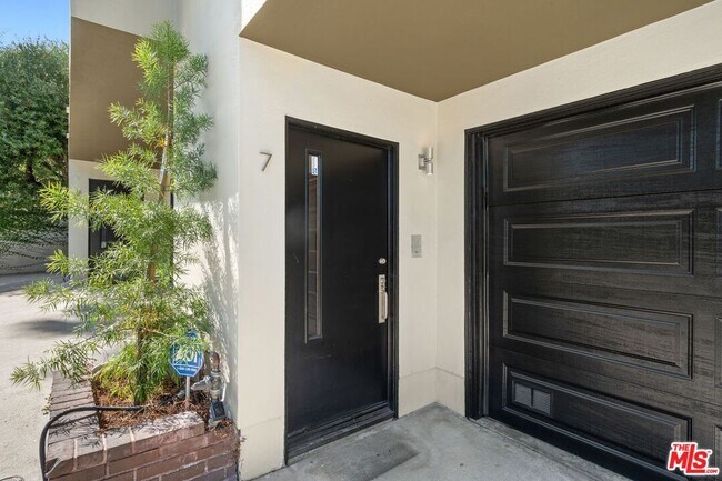 Foto del edificio - 3023 Berkeley Ave