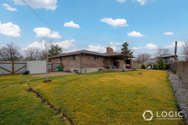 Photo - 2718 Ferron Dr House