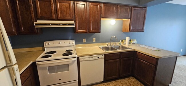 Building Photo - 2870 Castleford Ct