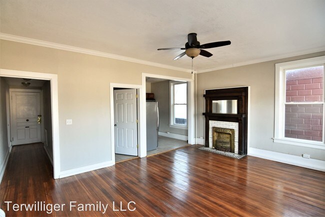 Foto del edificio - 1 br, 1 bath Apartment - 132 S Main