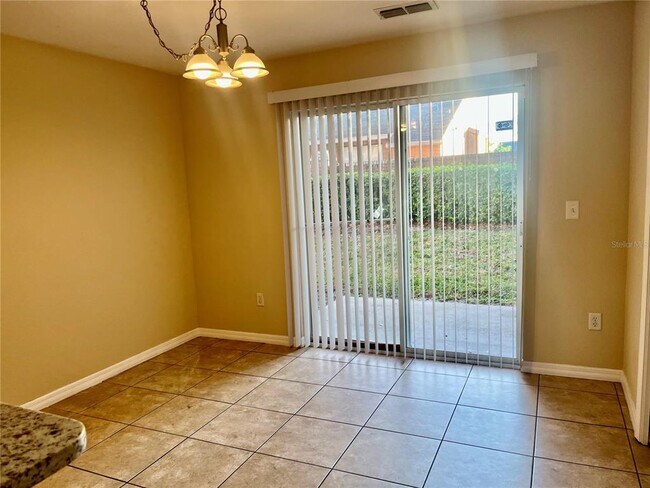 Foto del edificio - 326 Cervantes Dr