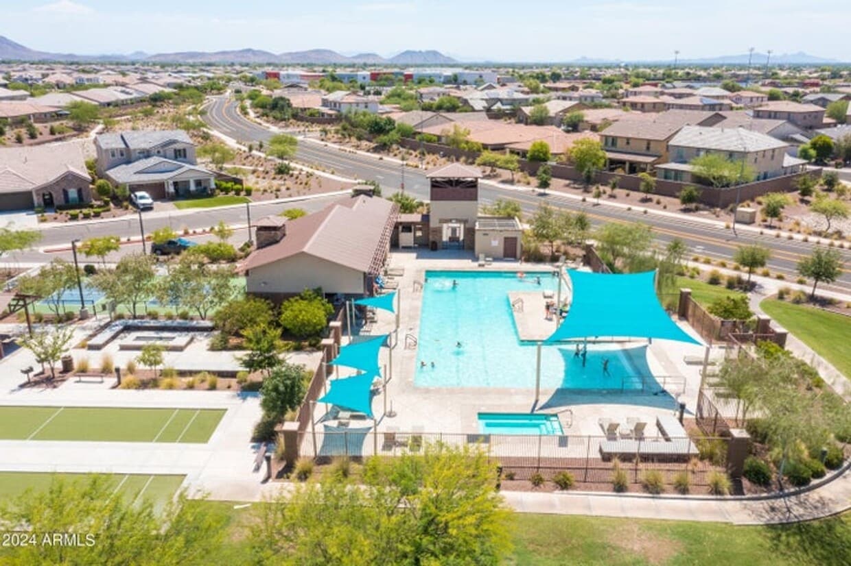 Primary Photo - Charming 5 Bedroom, 3 Bath plus Den plus L...
