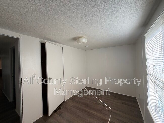 Foto del edificio - 193 NW Gerson Ln