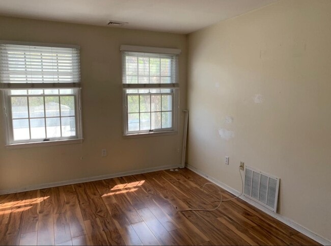 Building Photo - 75 Quartz Ln
