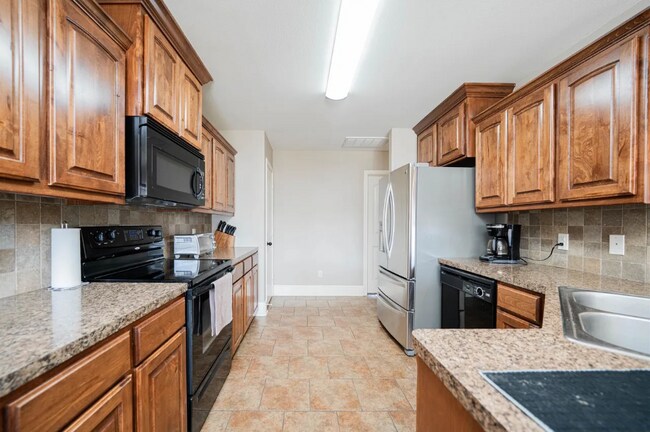 Foto del edificio - 19107 River Rock Dr