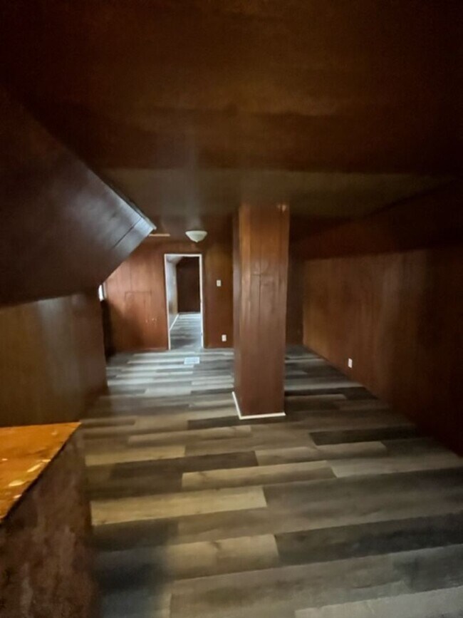 Foto del edificio - Welcome to this charming 4-bedroom, 1-bath...