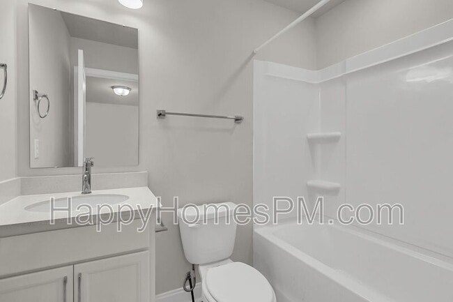 Building Photo - 523 Green Fern Dr