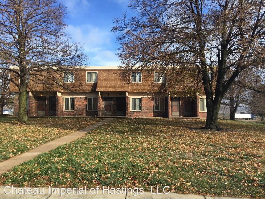 Foto principal - 3310-3320 Parklane Dr