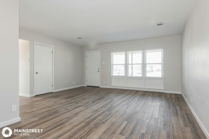 Foto principal - 7342 Canton Ave