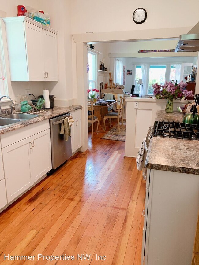 Building Photo - 3 br, 2 bath House - 1505 Harris Avenue