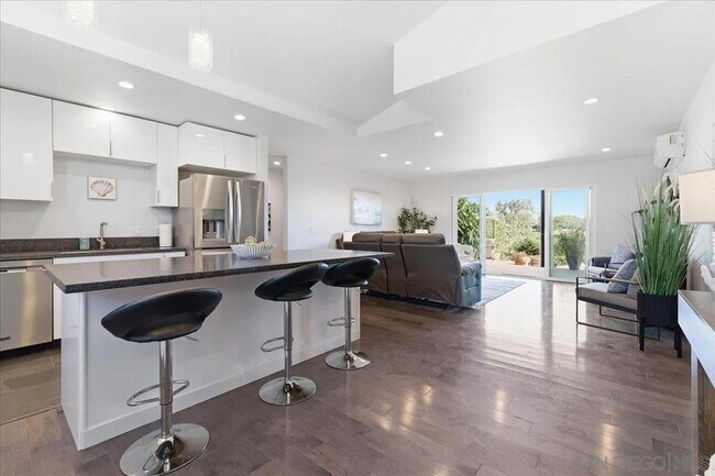 Foto del edificio - 5447 Soledad Rd