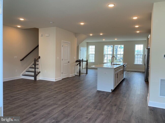 Building Photo - 10616 Hinton Way