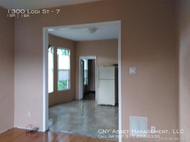 Building Photo - 1300 Lodi St