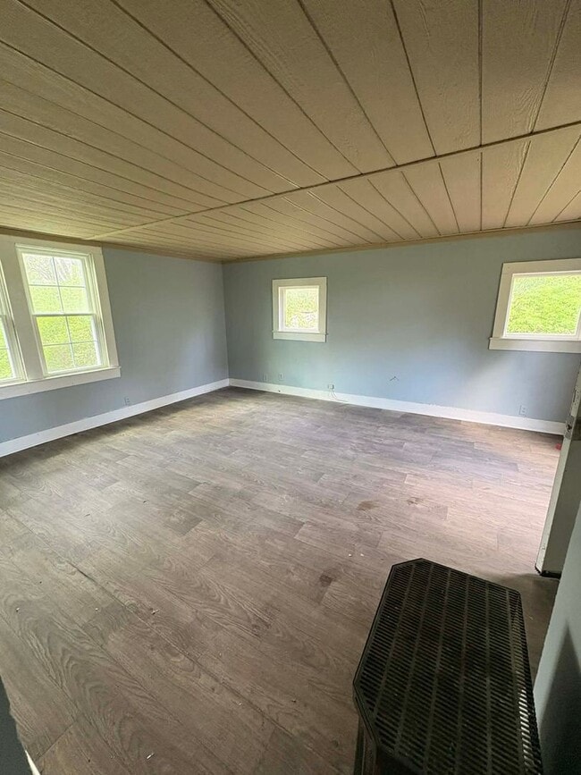 Building Photo - 205 - 205A