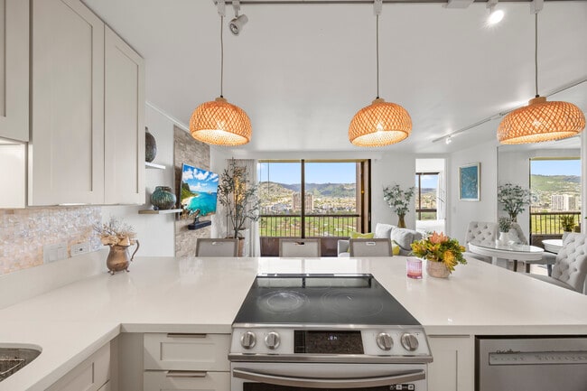 Photo - 320 Lili?uokalani Ave House