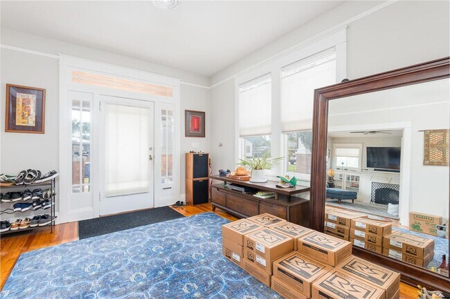 Foto del edificio - 705 W Alfred St