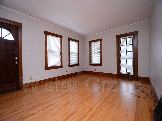 Foto del edificio - 5723 Rees St