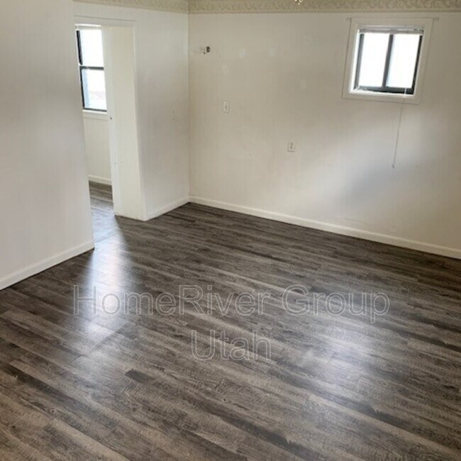 Foto del edificio - 2489 800 E