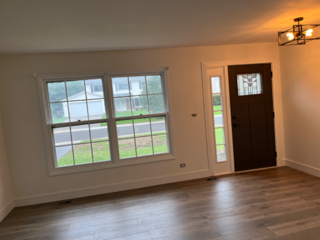 Building Photo - 185 Hobble Bush Dr