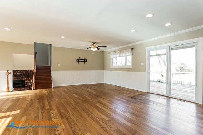 Foto del edificio - 3025 Rock Dr