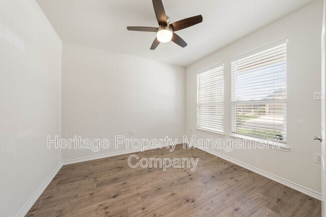 Building Photo - 7347 Bluebonnet Bay