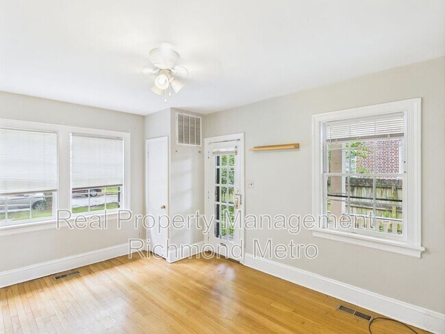 Foto del edificio - 3923 Park Ave